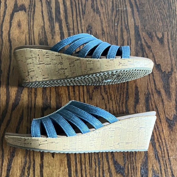 Like🆕SKETCHERS Luxe Foam Women's Denim Blue Strappy Sandals size 6 - Picture 6 of 8